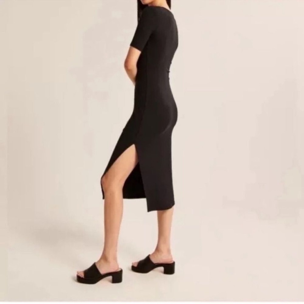 Abercrombie & Fitch O Ring Knit Midi Dress - Picture 3 of 10